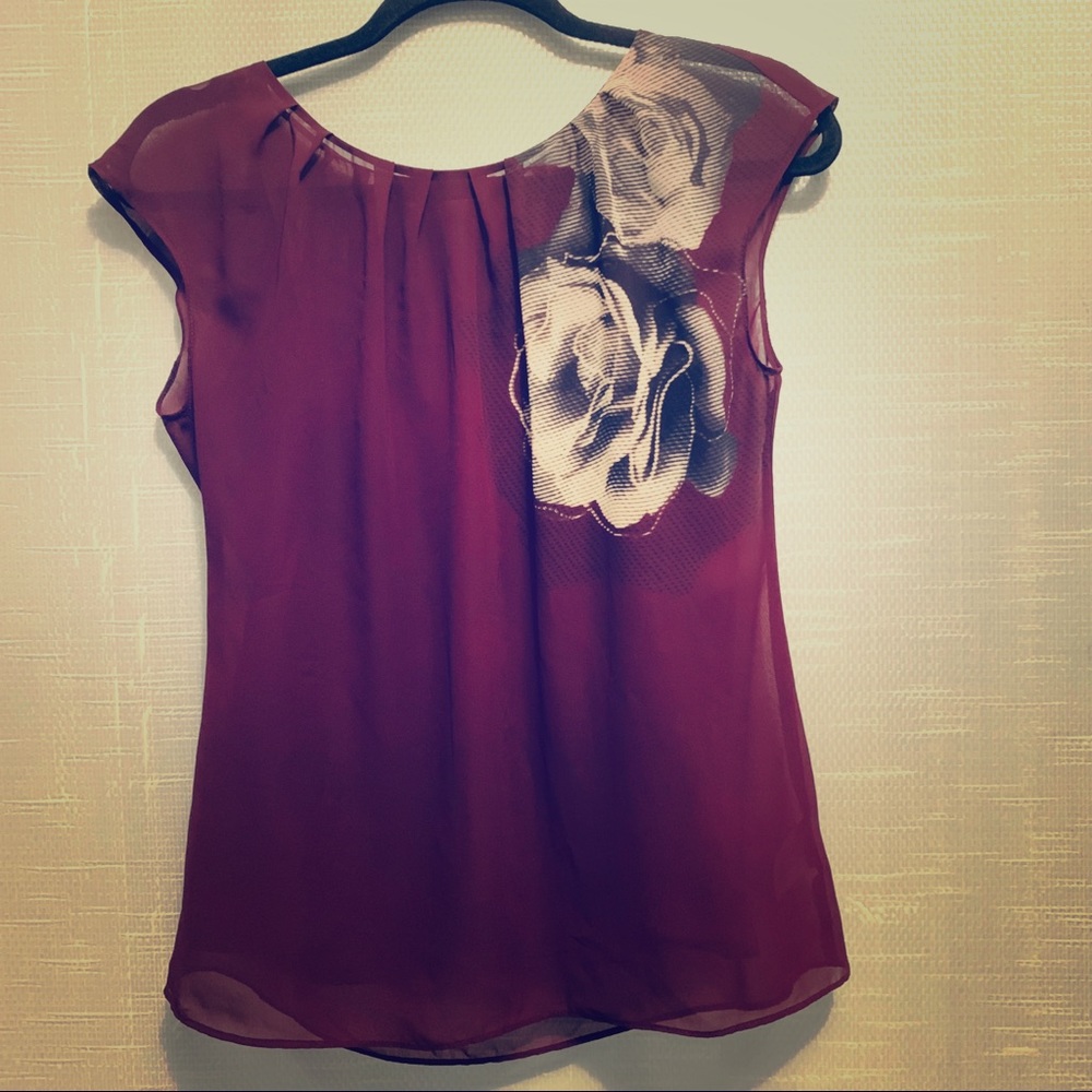 Sleeveless purple top and cami set